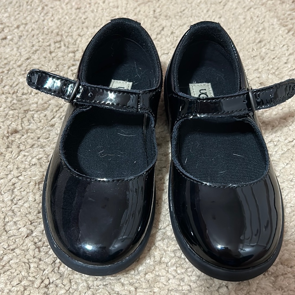 Girls UGG Mary Janes size 9